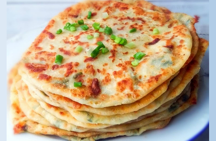 Вкусные сырные лепешки без кефира, молока и яиц на сковороде быстро