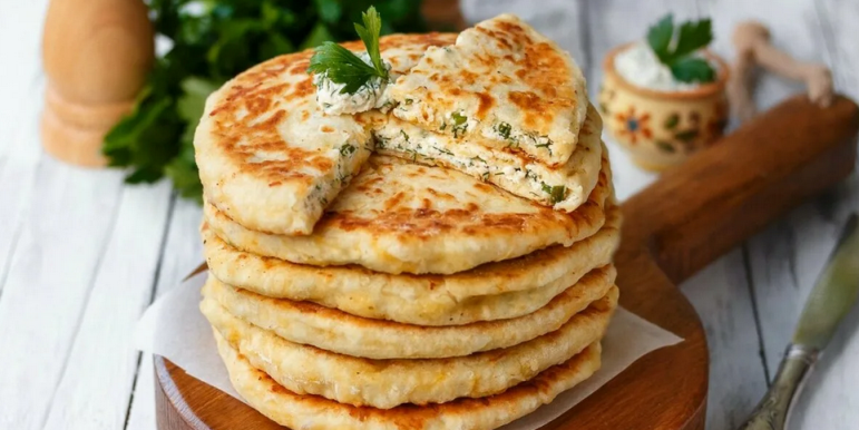 Вкусные сырные лепешки с творогом на кефире