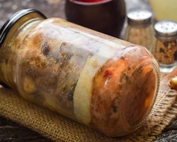 Тушенка из курицы в домашних условиях: 5 лучших рецептов