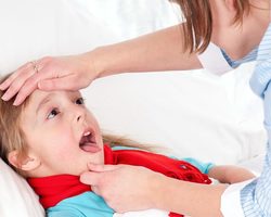 Красные точки на небе во рту у детей и взрослых: причины, лечение, отзывы. Красные точки на небе при ангине, стоматите, коронавирусе