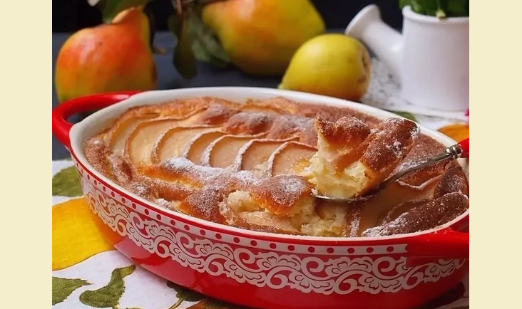 Десерт клафути с грушами и сливами