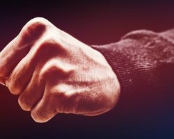 К чему чешется кулак: приметы для девушек и парней, по дням недели и времени суток, медицинские причины