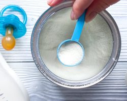 Что можно приготовить из детской смеси Малютка? Как приготовить из детской смеси кексы, десерт, блины, конфеты, рулет?