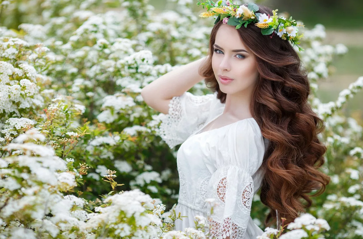 Женщина любит белый цвет