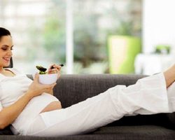 Крутит ноги и руки по ночам при беременности: причины, что делать?