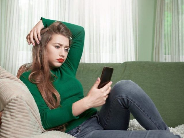 Почему человек не отвечает на сообщения: психология, что делать, как себя вести, если парень или мужчина не отвечает на сообщения. На какие сообщения парни, мужчины не знают что ответить?