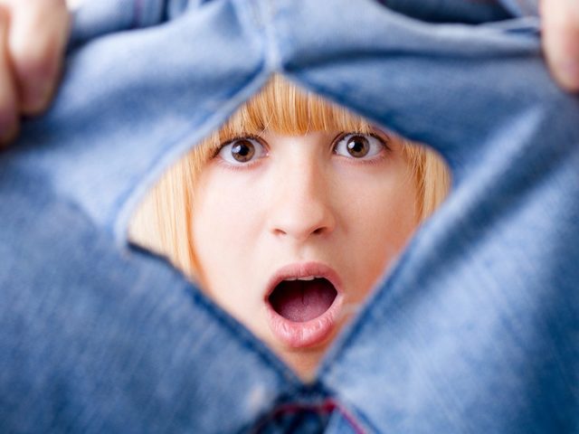 Рваные и старые вещи: значение по Фен-Шуй. Можно ли носить, зашивать, продавать старые и рваные вещи? Какие вещи нельзя продавать и выбрасывать по Фэн-Шуй?