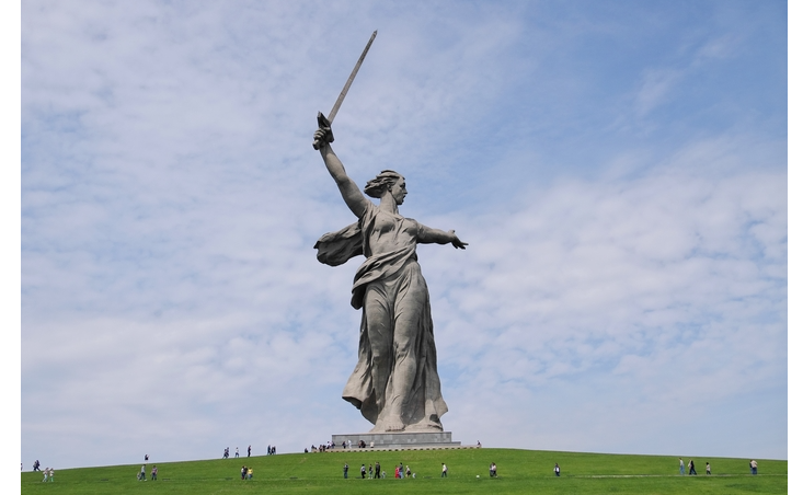Мамаевский курган с монументом «родина-мать»