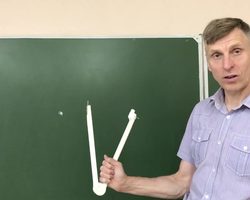 Как определить середину отрезка с помощью циркуля?