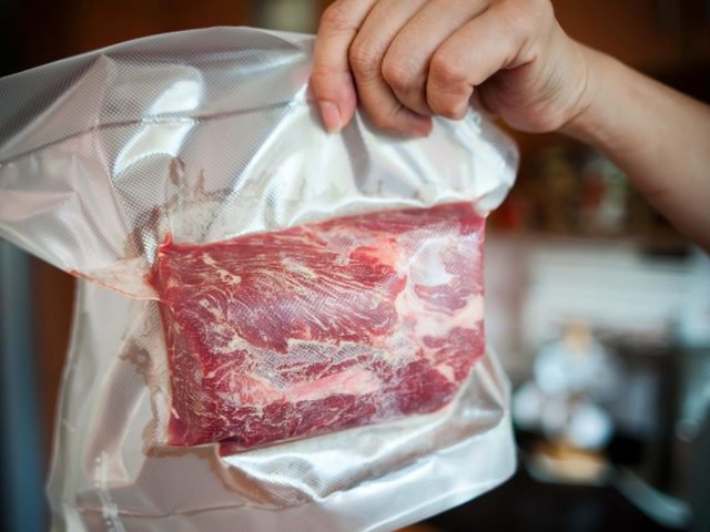 Как быстро и правильно разморозить свиную, говяжью, куриную печень?