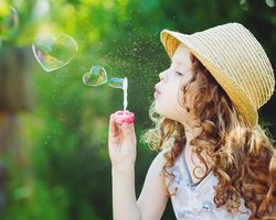 Стихи про дочку, двух дочек, маленькую, большую — добрые, трогательные, красивые: лучшая подборка