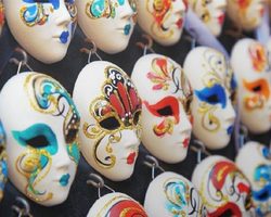 Что значит писать от первого, третьего лица: объяснение, примеры