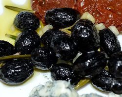 Маринованные сливы, как оливки — лучшие рецепты