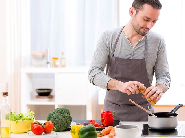 Что делать, если пересолила мясо при жарке с подливой?