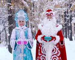 Сценарии новогодних мюзиклов для взрослых — лучшая подборка для веселого праздника