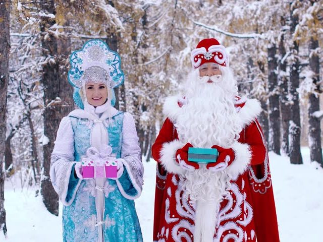 Сценарии новогодних мюзиклов для взрослых — лучшая подборка для веселого праздника