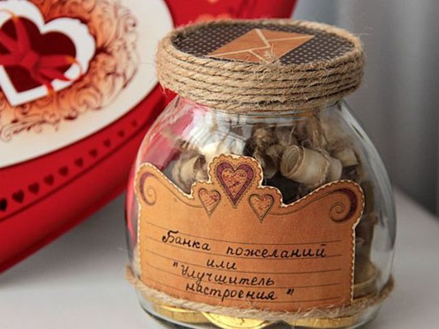 Шуточные предсказания — для мужчины, женщины, коллег, от гадалки, цыганки: лучшая подборка