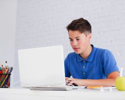Как зарабатывать в интернете подростку 12-17 лет: советы. Как не нужно зарабатывать в интернете подростку?