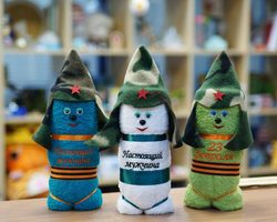 Прикольные подарки друзьям, коллегам, мужчинам на 23 февраля: идеи, список подарков