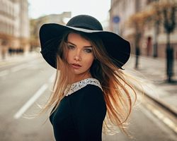 Почему девушку преследует одно и тоже имя мужчины, парня, женское имя: что это значит, знаки судьбы