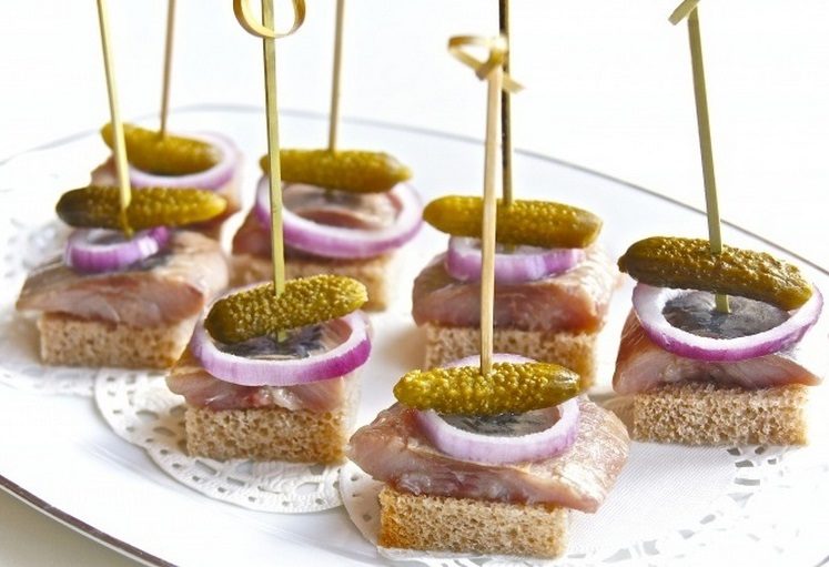 Канапе с селедкой