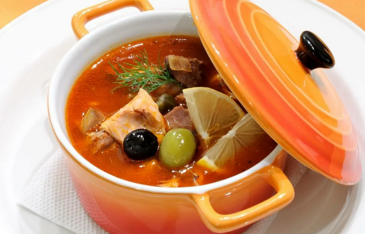 Рыбная солянка из семги и картофеля