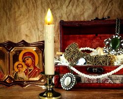 Ювелирные украшения: можно ли забрать себе вещь умершего?