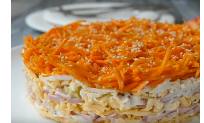 Необычный и вкусный салат к новогоднему столу