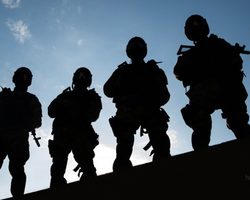 Тосты на проводах в Армию — другу, любимому парню, сыну, прикольные, веселые, красивые, короткие, оригинальные, интересные, крутые, необычные, современные, шуточные: список, текст