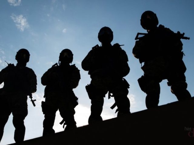 Тосты на проводах в Армию — другу, любимому парню, сыну, прикольные, веселые, красивые, короткие, оригинальные, интересные, крутые, необычные, современные, шуточные: список, текст