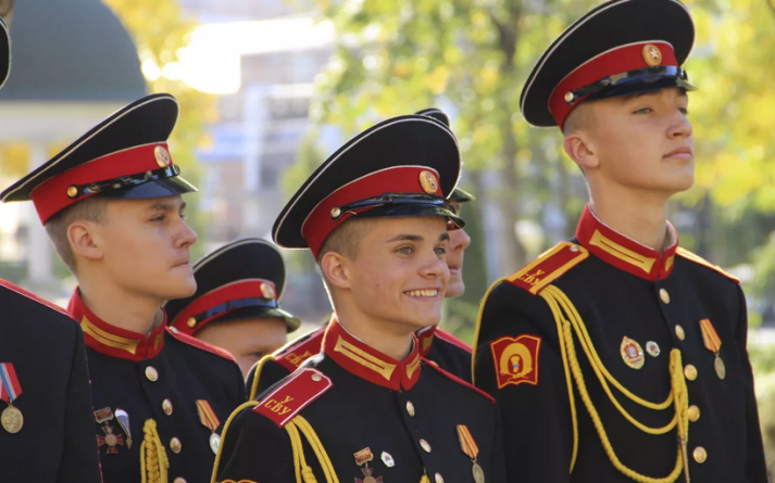 Суворовцы