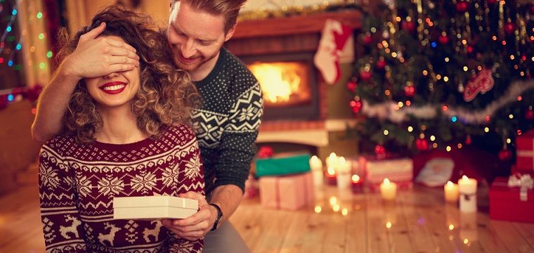 Самые романтичные признания в любви для девушки на новый год: