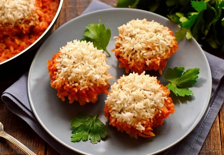 Вкусные мясные «ежики» с подливой в томате