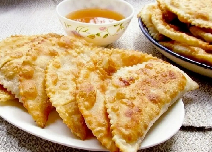 Хрустящие вкусные чебуреки