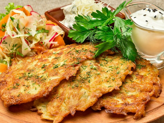 Нужно ли в картофельные драники добавлять яйцо: сколько, рецепт, советы кулинаров