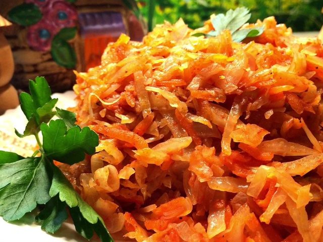 Что можно приготовить из остатков тушеной капусты?