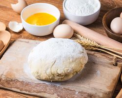 Можно ли есть сырое тесто — возможной вред