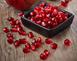 Можно ли есть гранат с косточками — польза и вред
