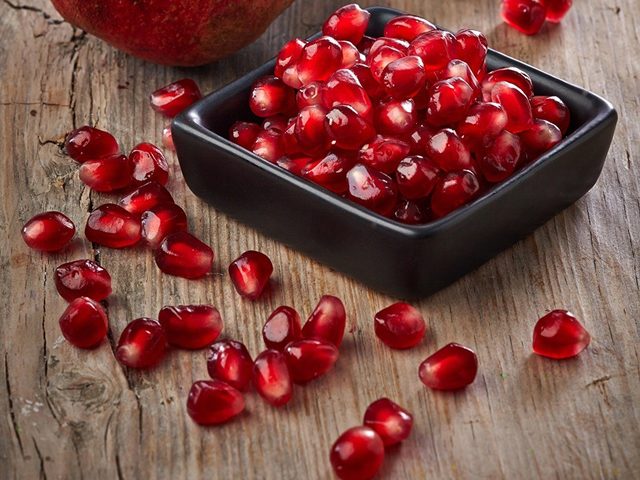 Можно ли есть гранат с косточками — польза и вред