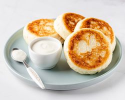 Как правильно и вкусно приготовить замороженные сырники-полуфабрикаты из творога: пошаговая инструкция. Нужно ли размораживать ли сырники перед жаркой?