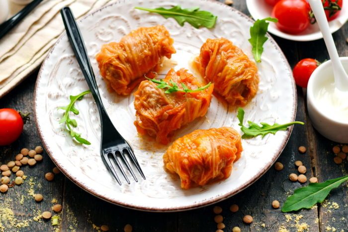 Как вкусно приготовить замороженные голубцы полуфабрикаты на сковороде: пошаговый рецепт