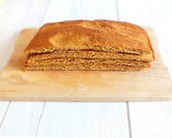 Можно ли медовые коржи приготовить заранее? Как и сколько можно хранить медовые коржи в холодильнике? Как разморозить медовые коржи, чтобы они не высохли и не размокли?