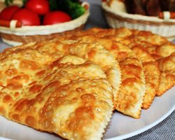 Как вкусно приготовить чебуреки полуфабрикаты замороженные?