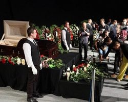 Почему нельзя говорить «Земля будет пухом» усопшему в православии? После какого дня говорят «Царствие Небесное»? «Пусть покоится с миром», как правильно говорить?