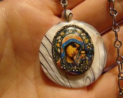 Примета потерять икону Божьей Матери, подвеску, святого покровителя, именную. Потеряла и нашла свою иконку: примета. Что делать, если потерял иконку?