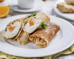 Как приготовить замороженные полуфабрикаты блинчики с творогом?