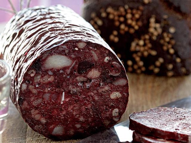 Как вкусно приготовить кровяную колбасу замороженный полуфабрикат?