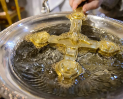 Можно ли добавлять святую воду в чай, кофе, пищу: можно ли готовить? Как используют святую воду?