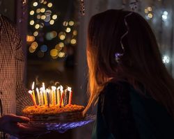Отмечать день рождения в чужом доме: приметы. Можно ли отмечать день рождения в чужом доме по Фэн-Шуй?