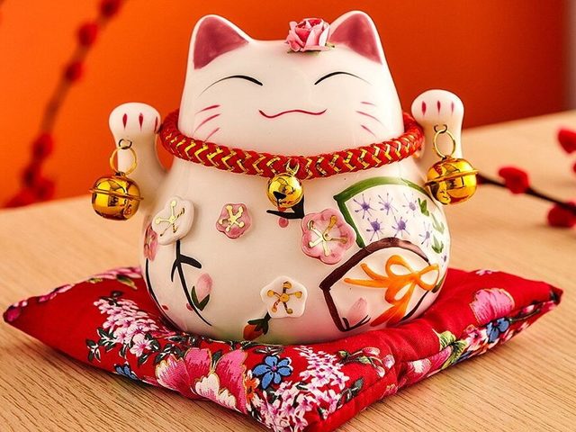 Японские котики удачи Манэки-нэко
